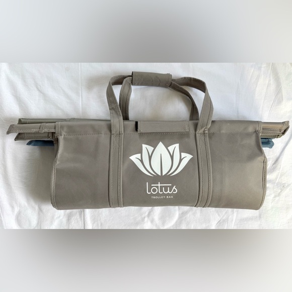 The Lotus Trolley Bag - Picture 4 of 4